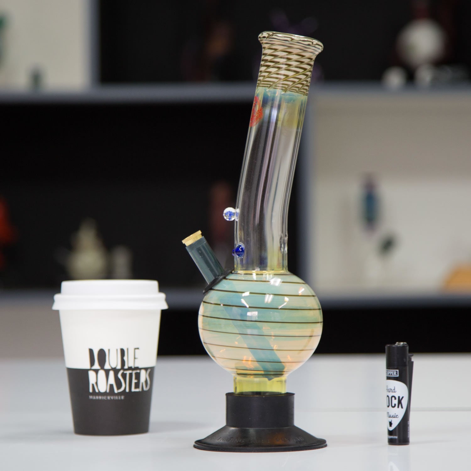 Agung Aussie style glass bong with bomza stem.