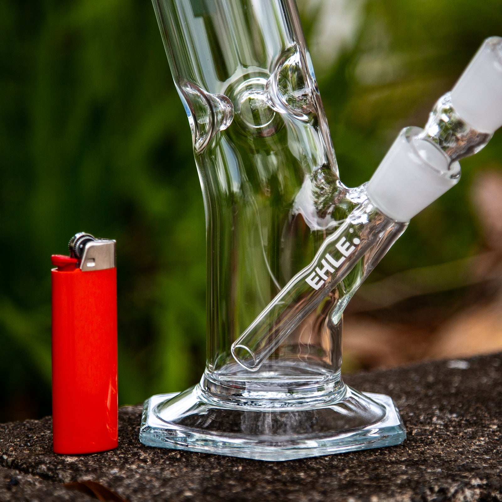 Glass bongs and smoking pipes online.