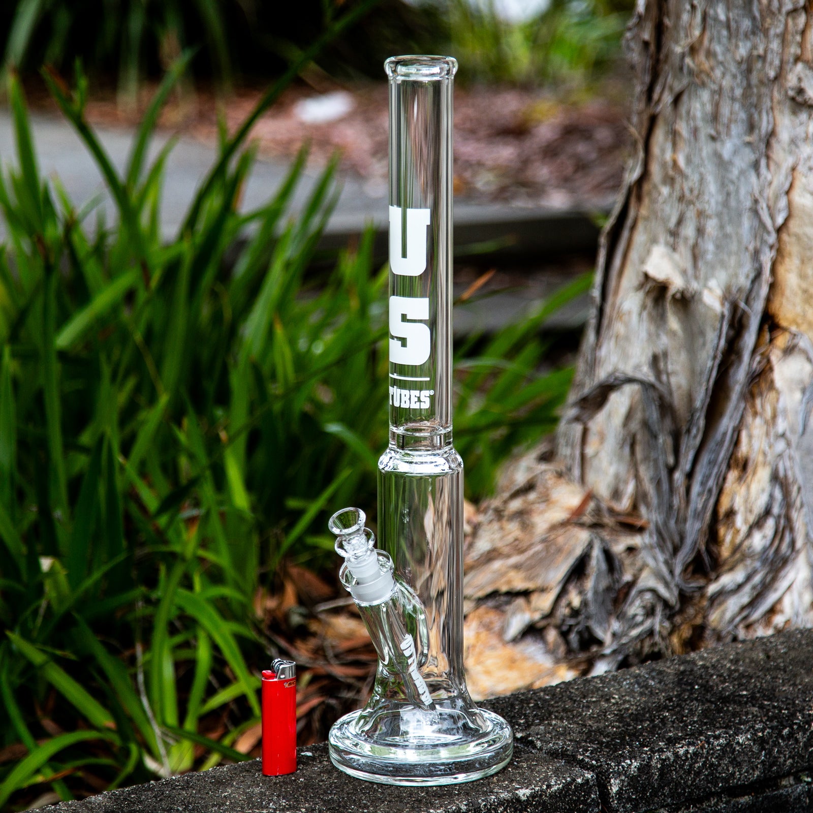US Tubes hybrid glass bongs for Australian stoners to buy online.